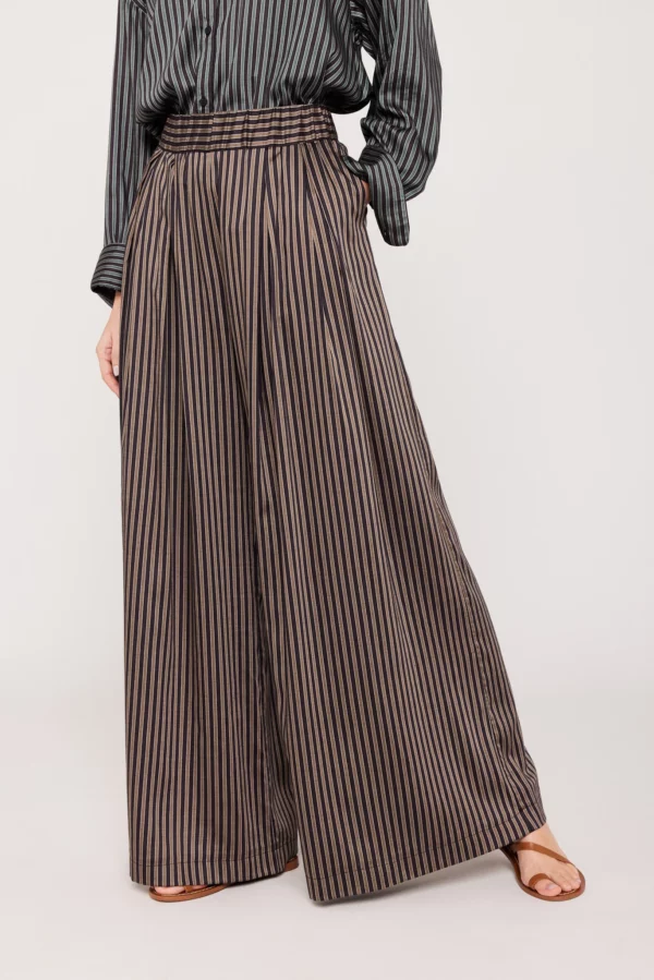Esha Camel trousers