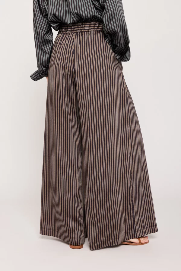 Esha Camel trousers