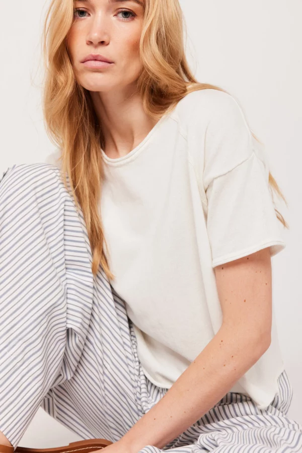 Amanda latte T-shirt